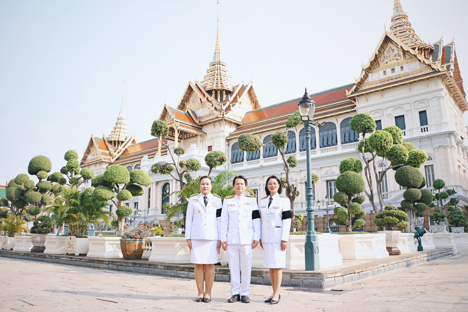 title - ส.ป.ก. ร่วมพิธีวางพวงมาลาถวายราชสักการะ ในพระพิธีธรรมสวดพระอภิธรรมพระบรมศพ สมเด็จพระนางเจ้าสิริกิติ์ พระบรมราชินีนาถ พระบรมราชชนนีพันปีหลวง ณ พระที่นั่งดุสิตมหาปราสาท